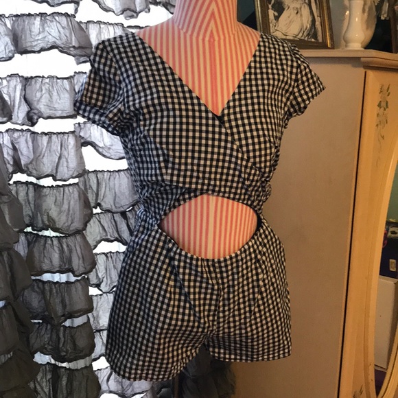 Urban Outfitters romper - Picture 3 of 3